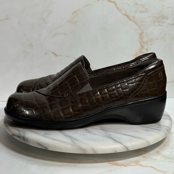 Clarks Bendables Brown Croc Embossed Loafers Comfort Slip-On Size 9.5M - Picture 7 of 14